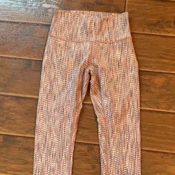 size 6 lulus!!! great condition, so comfy and great colour😊 - Picture 1 of 2